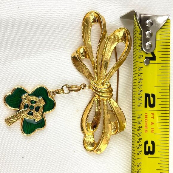 Phister Gold-Tone Bow Brooch With Dangling Green Enamel Clover Celtic Cross Char - Picture 4 of 8